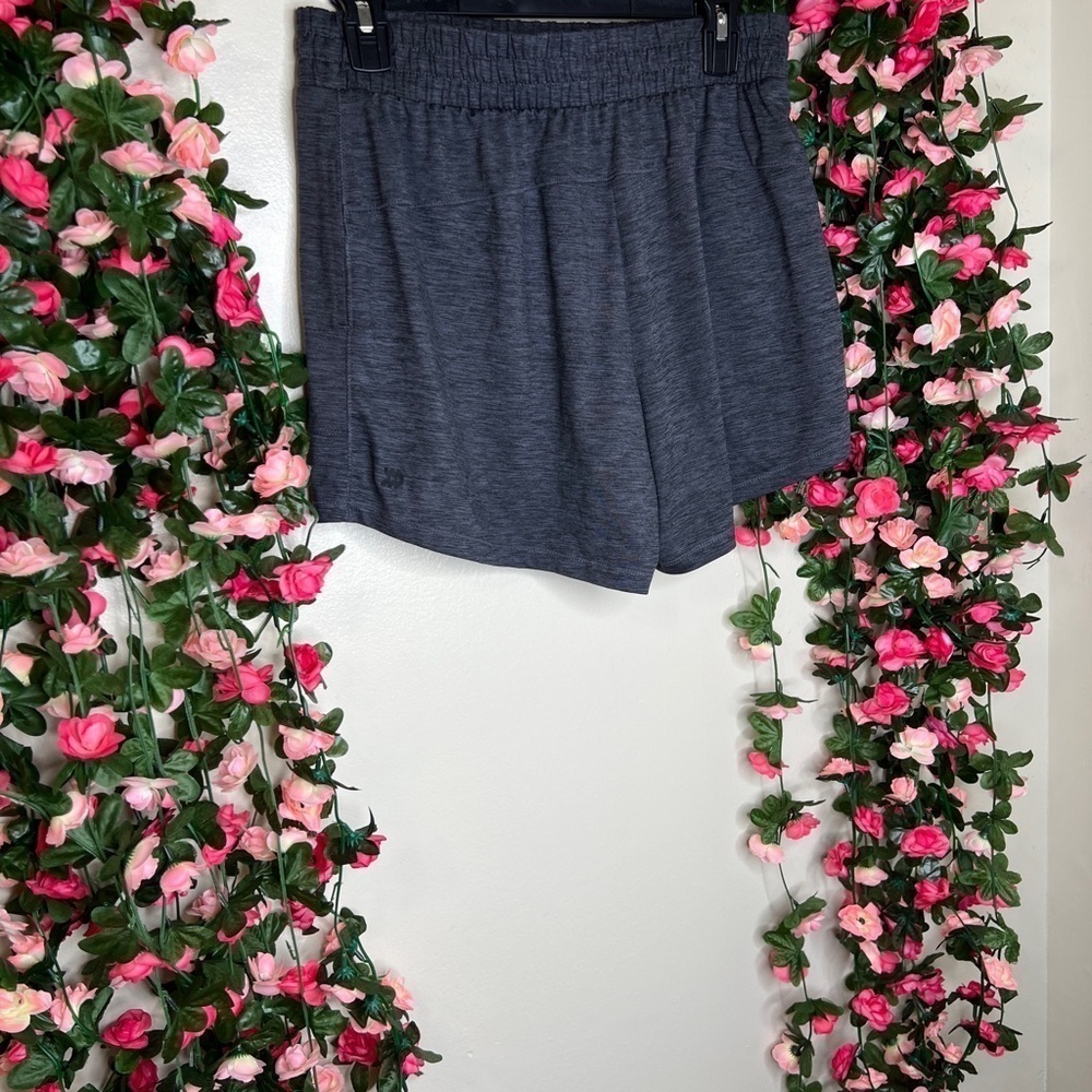 All in Motion Gray Fitness Shorts Womens Small Gym Workout Casual Lounge